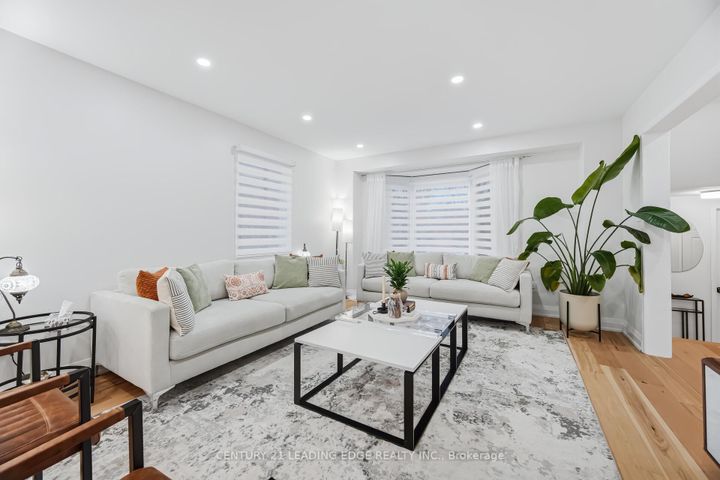 Photo 4 at 923 Redbird Crescent, Liverpool, Pickering