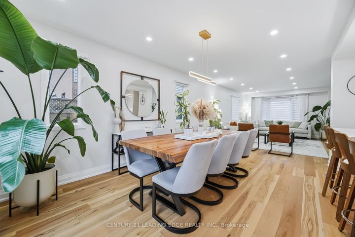 Photo 7 at 923 Redbird Crescent, Liverpool, Pickering