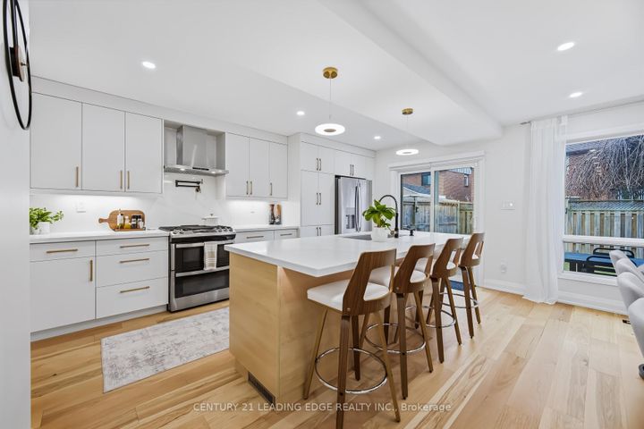 Photo 11 at 923 Redbird Crescent, Liverpool, Pickering