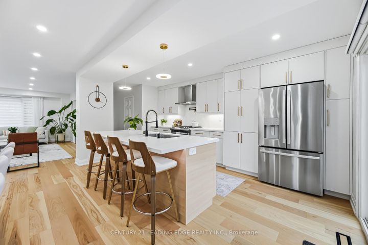 Photo 12 at 923 Redbird Crescent, Liverpool, Pickering