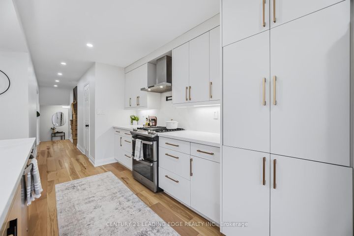 Photo 13 at 923 Redbird Crescent, Liverpool, Pickering