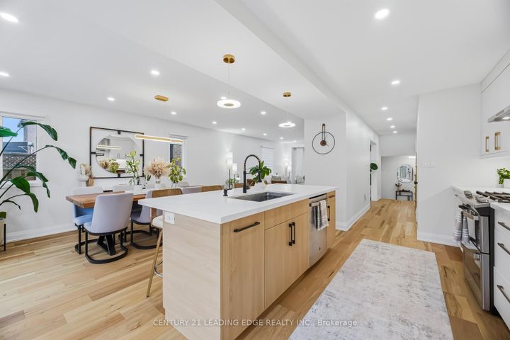 Photo 17 at 923 Redbird Crescent, Liverpool, Pickering