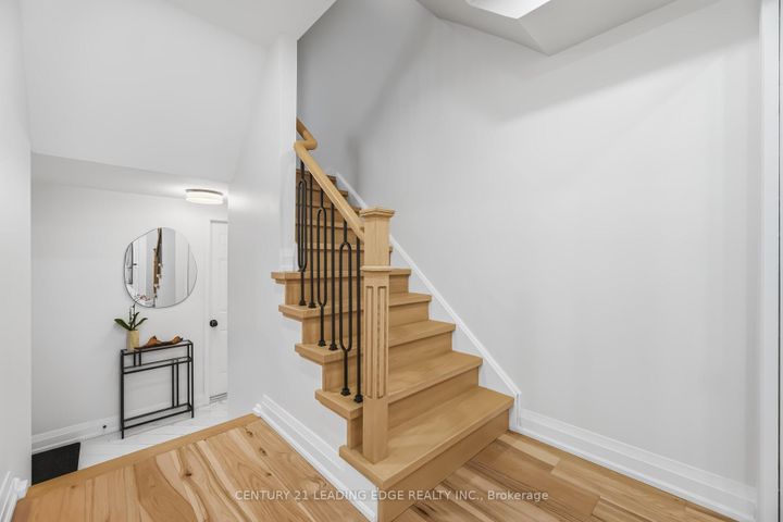 Photo 19 at 923 Redbird Crescent, Liverpool, Pickering