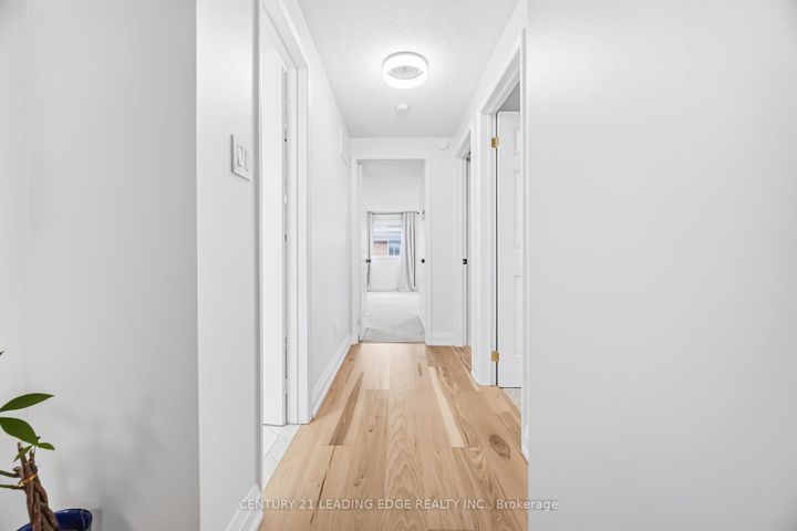 Photo 25 at 923 Redbird Crescent, Liverpool, Pickering