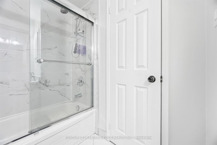 Photo 35 at 923 Redbird Crescent, Liverpool, Pickering