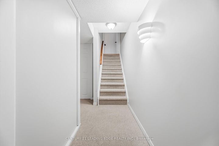 Photo 36 at 923 Redbird Crescent, Liverpool, Pickering