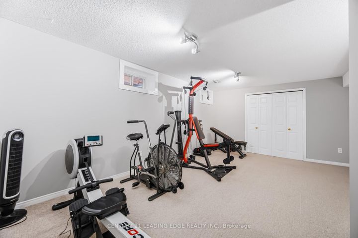 Photo 38 at 923 Redbird Crescent, Liverpool, Pickering