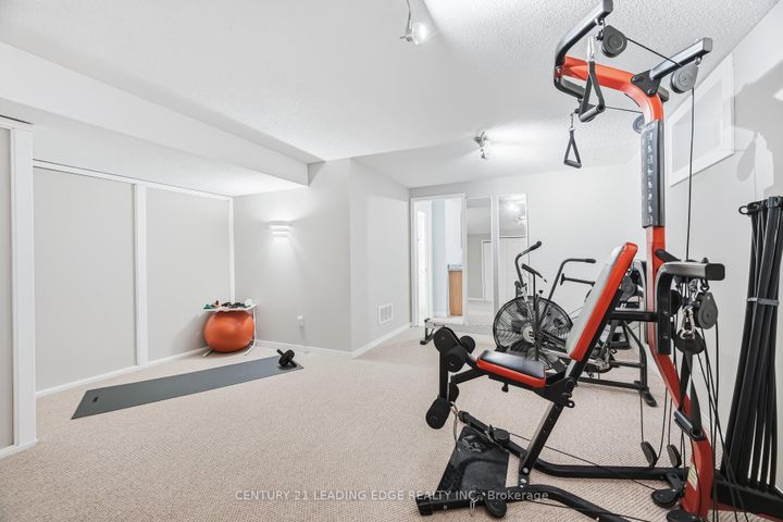 Photo 40 at 923 Redbird Crescent, Liverpool, Pickering