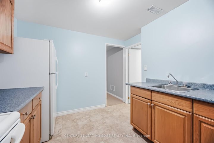 Photo 43 at 923 Redbird Crescent, Liverpool, Pickering