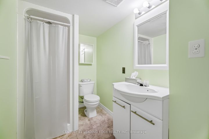 Photo 44 at 923 Redbird Crescent, Liverpool, Pickering