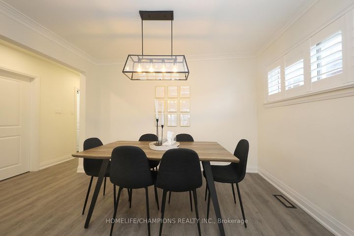 Photo 2 at 50 Fraserton Crescent, Bendale, Toronto