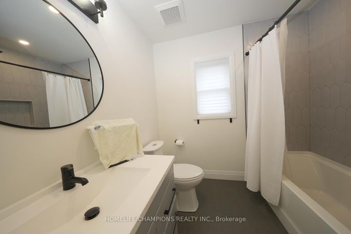 Photo 9 at 50 Fraserton Crescent, Bendale, Toronto