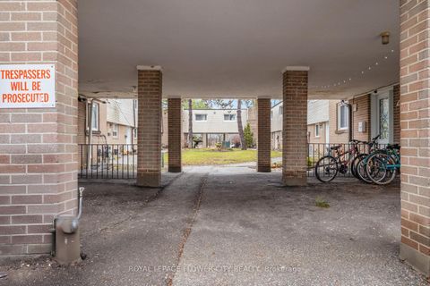 Photo 3 at 19 - 435 Silverstone Drive, Clairville, Toronto