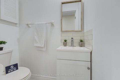 Photo 8 at 19 - 435 Silverstone Drive, Clairville, Toronto