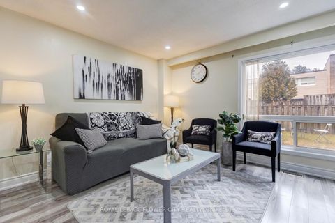 Photo 11 at 19 - 435 Silverstone Drive, Clairville, Toronto