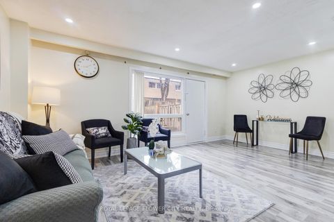 Photo 12 at 19 - 435 Silverstone Drive, Clairville, Toronto