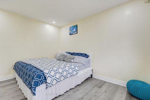 Photo 22 at 19 - 435 Silverstone Drive, Clairville, Toronto