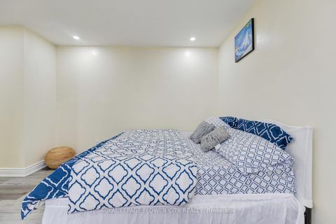 Photo 23 at 19 - 435 Silverstone Drive, Clairville, Toronto