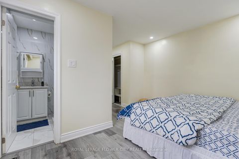 Photo 24 at 19 - 435 Silverstone Drive, Clairville, Toronto