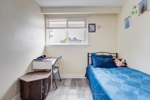Photo 30 at 19 - 435 Silverstone Drive, Clairville, Toronto