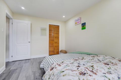 Photo 33 at 19 - 435 Silverstone Drive, Clairville, Toronto