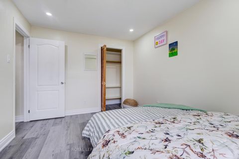 Photo 34 at 19 - 435 Silverstone Drive, Clairville, Toronto