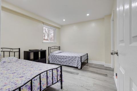 Photo 36 at 19 - 435 Silverstone Drive, Clairville, Toronto