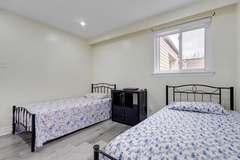 Photo 37 at 19 - 435 Silverstone Drive, Clairville, Toronto