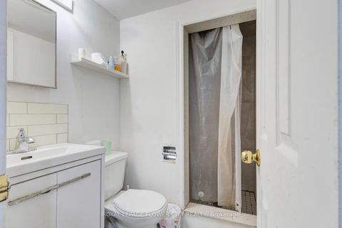 Photo 43 at 19 - 435 Silverstone Drive, Clairville, Toronto