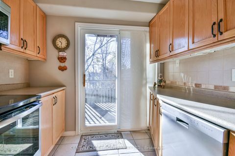 Photo 8 at 3 - 358 Little Avenue, Allandale, Barrie