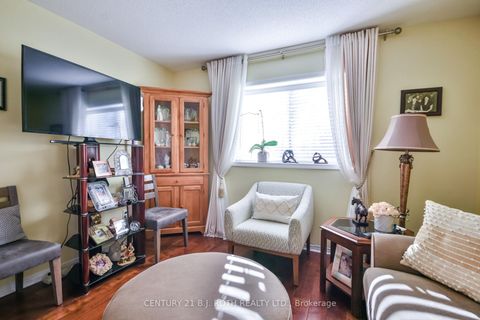 Photo 12 at 3 - 358 Little Avenue, Allandale, Barrie