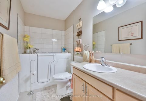 Photo 15 at 3 - 358 Little Avenue, Allandale, Barrie