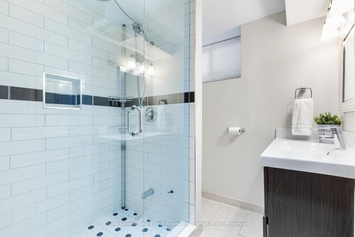 Photo 30 at 2176 Florian Road, Cooksville, Mississauga