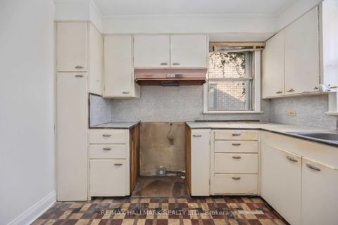 Photo 14 at 16 Bermuda Avenue, Queensway, Toronto