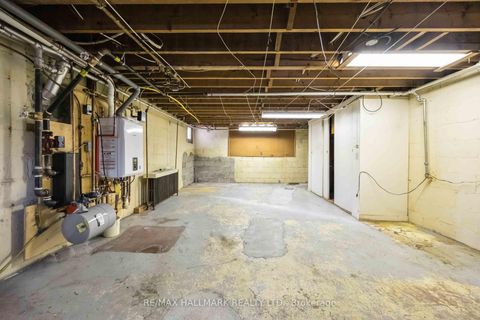 Photo 22 at 16 Bermuda Avenue, Queensway, Toronto