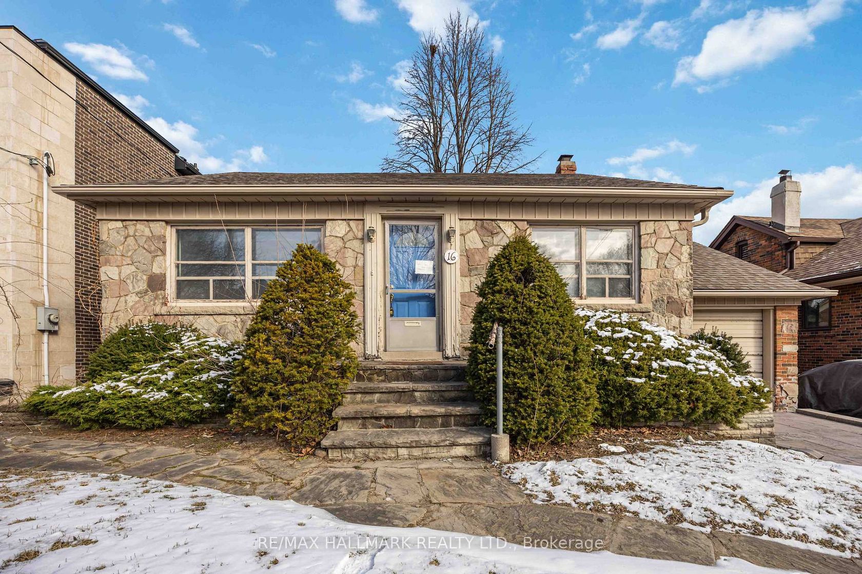 16 Bermuda Avenue, Queensway, Toronto 