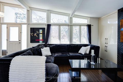 Photo 11 at 2 Parmbelle Crescent, Donalda, Toronto