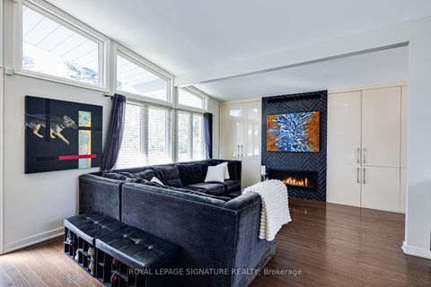 Photo 13 at 2 Parmbelle Crescent, Donalda, Toronto