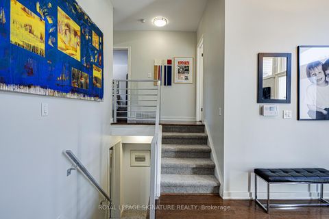 Photo 15 at 2 Parmbelle Crescent, Donalda, Toronto