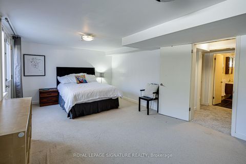 Photo 36 at 2 Parmbelle Crescent, Donalda, Toronto