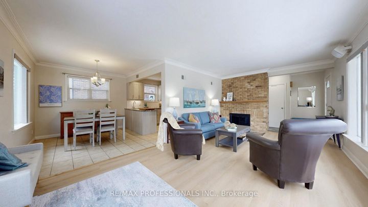 Photo 5 at 9 Ludlow Avenue, Queensway, Toronto