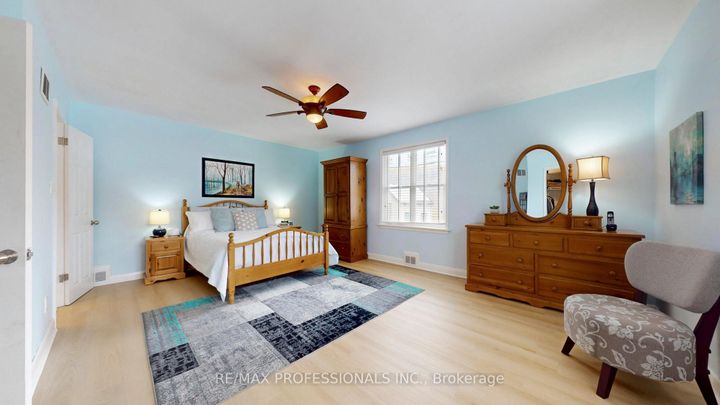 Photo 10 at 9 Ludlow Avenue, Queensway, Toronto