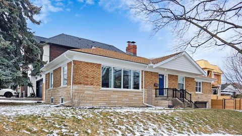 Photo 2 at 9 Ludlow Avenue, Queensway, Toronto