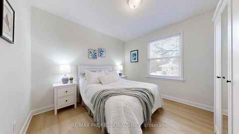 Photo 13 at 9 Ludlow Avenue, Queensway, Toronto