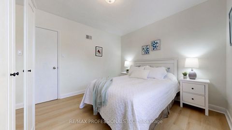 Photo 14 at 9 Ludlow Avenue, Queensway, Toronto