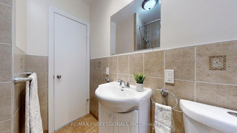 Photo 16 at 9 Ludlow Avenue, Queensway, Toronto