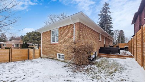 Photo 22 at 9 Ludlow Avenue, Queensway, Toronto