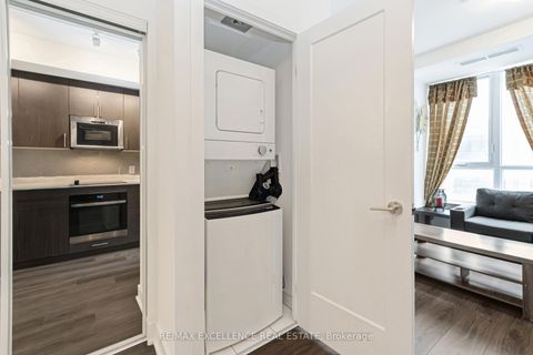 Photo 9 at 202 - 2545 SIMCOE Street N, Windfields, Oshawa