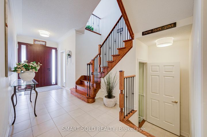 Photo 6 at 365 Golden Orchard Road, Patterson, Vaughan