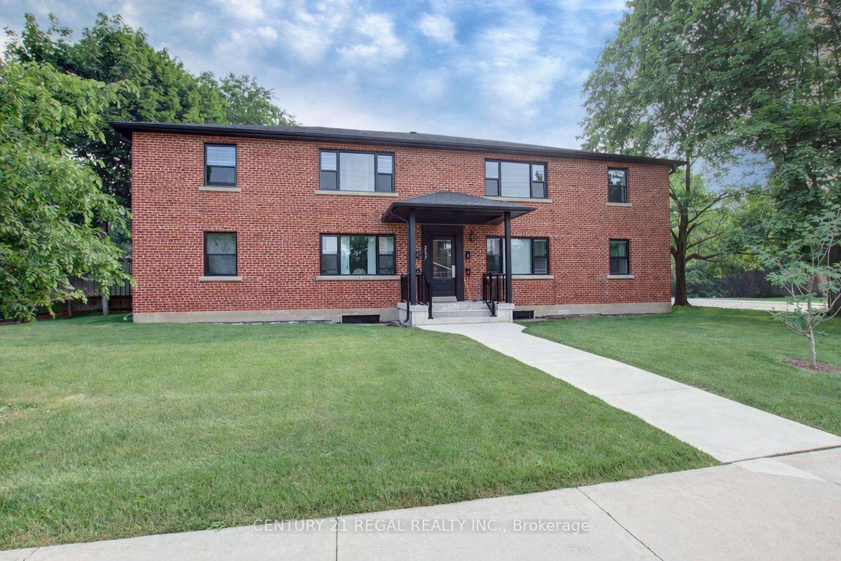 2127 Harris Crescent, Brant, Burlington 